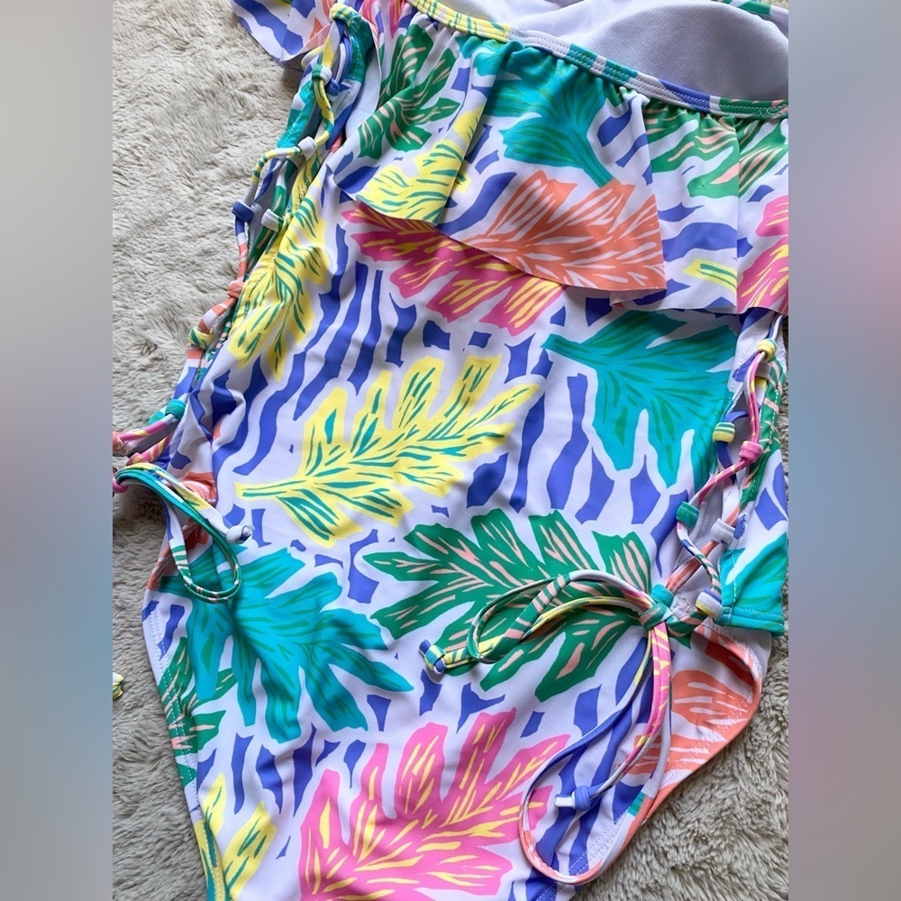 XOXO One Piece Tropical Bathing Suit 🏝️ - Picture 10 of 10